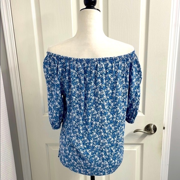 Blue & White Floral Peasant Blouse Scooped Neckline & Short Sleeves Size S - Picture 3 of 8